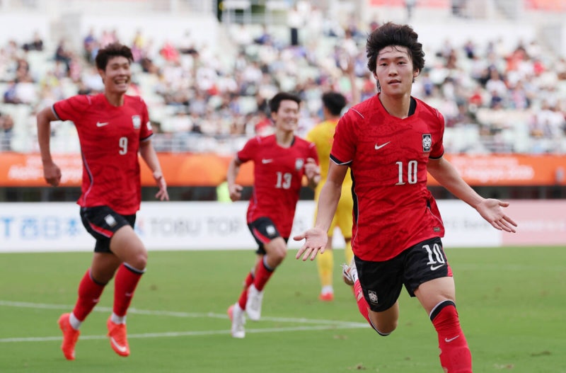남자 <b>축구</b>, 중국 누르고 결승행..4회 연속 우승 도전 [<b>아시안게임</b>]