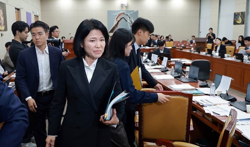 [속보] 국회 <b>과방위</b>, 이진숙 의원 '<b>국감 제척</b>' 안건 여당 주도 통과