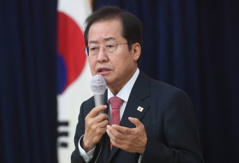 [속보] <b>홍준표</b> “<b>한동훈</b>, 좀 깐죽대…<b>윤석열</b>도 ‘패 죽이고 싶었다’고...