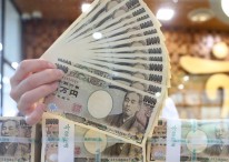 '슈퍼 엔저' 달러당 160엔도 돌파…일본, 외환시장 개입할까?