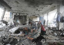 "이스라엘, 이번엔 가자 북부 유엔 학교 폭격…3명 사망"