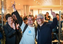 "애플도 AI 뛰어든다"…비에이치 12%대 급등