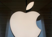 "애플, AI 접목 전망…관련 종목 6개"