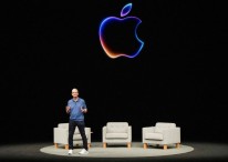 'AI 경쟁 참전' 애플, 사상 최고가 경신…월가 "아이폰 교체 수요 확대"