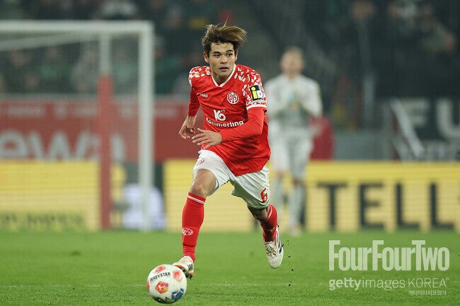 일본 축구, PL 초특급 MF 등장