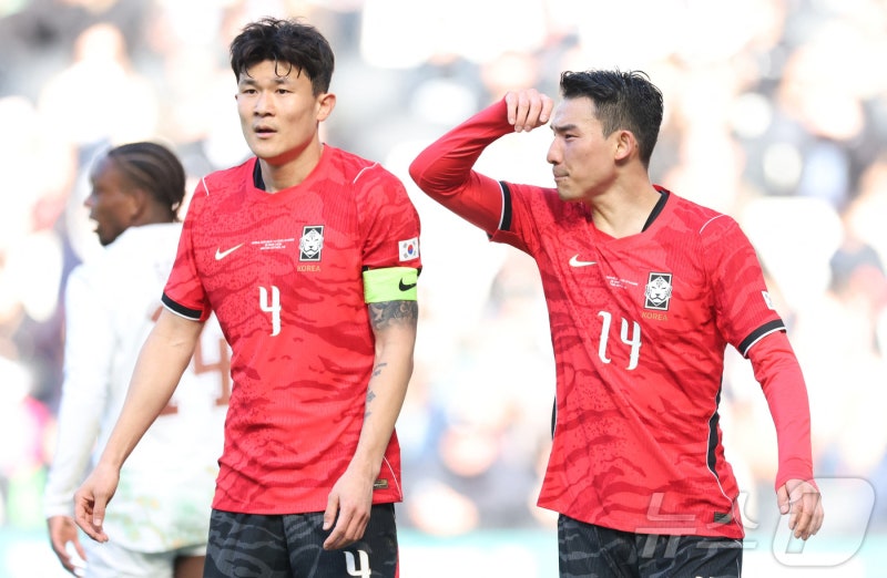 홍명보 스리백 고집 일침홍명보 '스리백 고집'에 축구해설위원들, 한목소리로 거센 ‘일침’...3시간 전