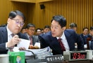 서울 집값 급등 원죄 따지며 난타전..."과도한 규제" vs "졸속 행정"