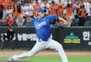 '끝판 대장' 마지막 공 넘겨받은 김재윤 "오승환 선배 응원, 좋은 성적 거두겠다"
