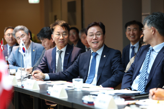 뉴스 썸네일