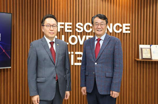 뉴스 썸네일