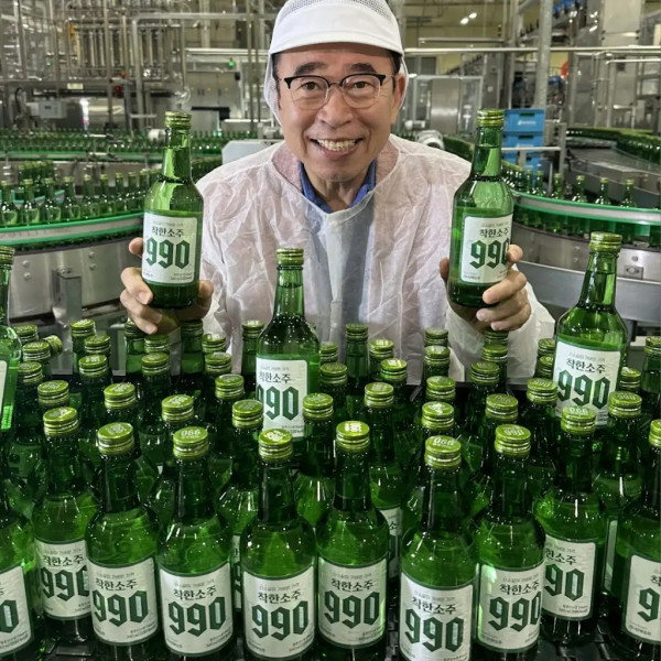 990원 소주·1500원 빵…유통가 흔드는 '초저가' 열풍