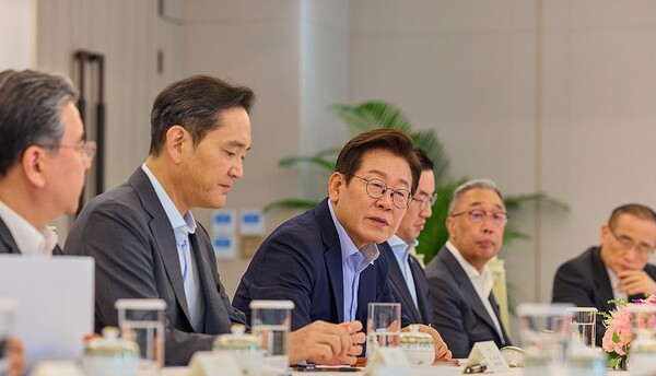 뉴스 썸네일