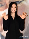 Ahn EunJin Returns to Theater After 7 Years, Showcasing Her Charm