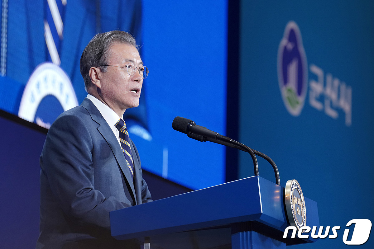 文, 군산조선소 재가동 협약식 참석올해 들어 사실상 첫 호남방문